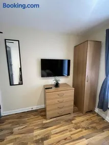 Private room in a shared flat (Room B) - Image 3