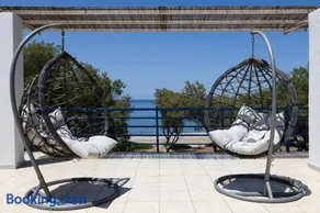 Pelekanos Beachfront Apartments - Image 1