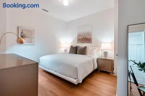 Waterside Step-free 2BR, Near Brown and RISD, Free Parking - Image 2