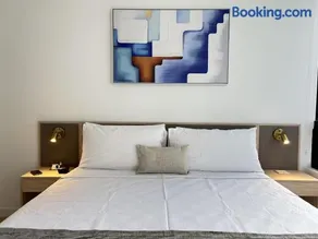 Prime Downtown Location - Amazing Amenities & Top Location - Image 5