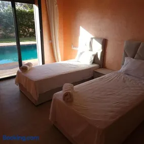 Villa de la famille ONLY, with Private pool فقط للعائلات - Image 2