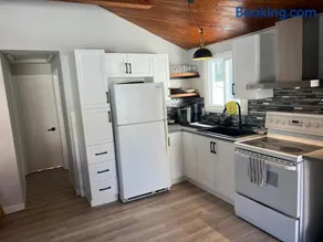 Cozy chalet near the beach - Image 2