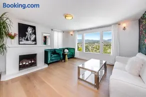 Lovely apartment with stunning view - Image 2
