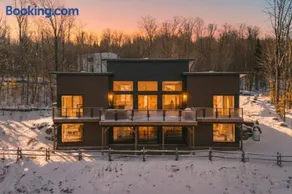 Chalet Grandview in Bel Air - Image 1