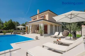 Luxury Villa Nikol - Image 2