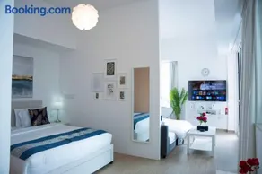 Luxury Jr. 1BR in Mayan Yas Island - Image 3