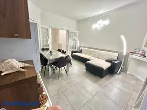 Amiral Courbet Apartment - Image 3