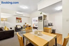 Perth Premium 1 Bedroom - Image 5