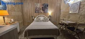 Servants' Quarters Studio Apartment - Image 1