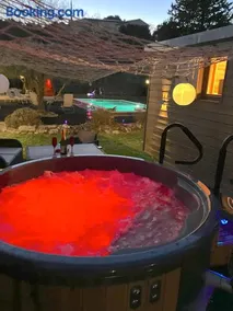 Roulotes de charme avec piscine chauffée et bain nordique à Uzès - Image 2