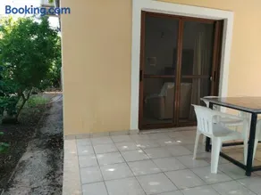 Lefkas house with garden - Image 1