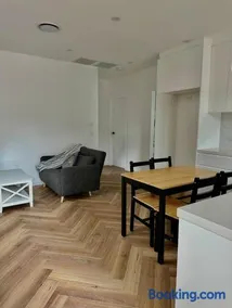 Guesthouse in Geoges Hall - Image 3