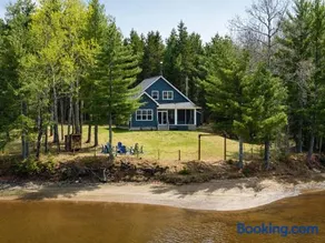 Riverside Retreat - Image 2