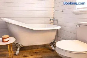 Stylish 2BR n Old Town Greenwood - Image 3