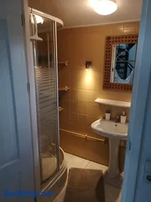 Sweet Tiny House - Image 3