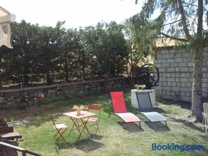 Maison de campagne rénovée avec terrasse et jardin - Image 4