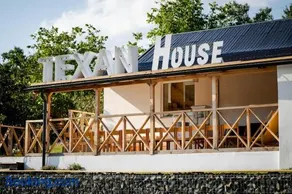 Texan Country House - Image 1