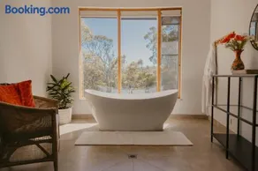Teulu House - Luxury Retreat in Nungurner - Image 5