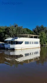 Old Willow Houseboats - Image 2