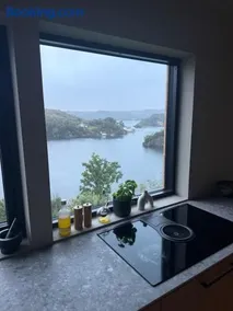 Modern detached house with a view - Image 4