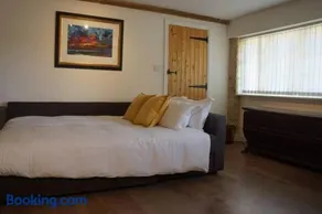 Crucis Park Estate - Image 4