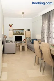 Theros Family apartment - Image 1
