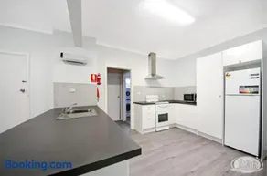 Hook, Wine & Linger on Learmonth - Image 2