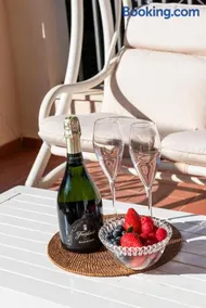 1 Bedroom Apartment in Andalucía del Mar - Puerto Banús - Image 2
