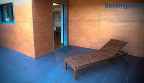 Apartment with Garden and Pool - Image 1