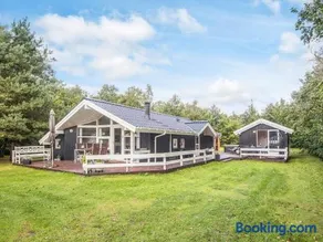 Holiday Home with Spa & Sauna - Image 1