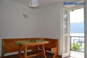 Lierna Beach Apartments - Image 5