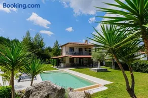 Palmera Pool Villa - Image 1