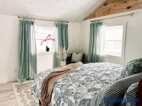 Lakefront Girls getaway Romantic Retreat low fees - Image 1