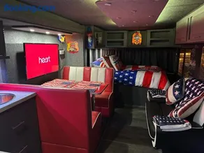 American rv glamping with hot tub - Image 1