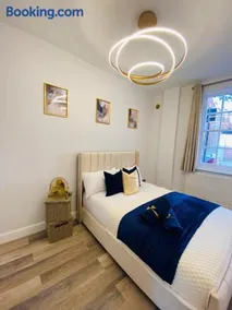 Luxury Shoreditch Apartment - Image 5