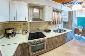 Marabu Seaview Apartments - Image 3