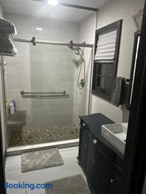 Modern 3BR Retreat Near ATL Airport Quiet Neighborhood Sleeps 6 - Image 2
