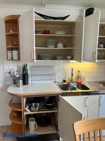 Gäst lägenheten med egen terrass - Image 5