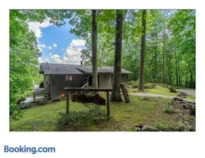 Mountain Retreat Fire Pit Hiking Trails BBQ - Image 3