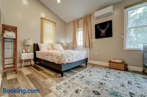 The Little Villa - 2Bed 1Bath Private Suite - Image 5