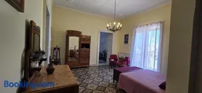 Bottega Apartment - Image 1