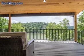 Beaver Lake Retreat with Hot Tub & Game Room - Image 2