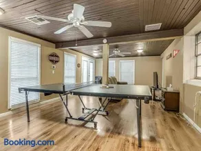 3 BR home with a Gameroom close to campus - Image 1
