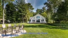 Sunset Shores Lake House-Lakefront Escape Great Room Fire Pit - Image 1