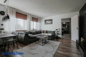 Pinska Guesthouse Cozy Apartment - Image 1