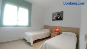 LG Nice Apartment - Image 3