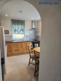 Achill Island Holiday home by the Sea - Idyllic views, Sleeps 6, Full kitchen, Fireplace and Wifi throughout - Image 3