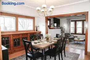 Mins to State Fair & AmFam Field |Sleeps 12|4BR + Parking - Image 4