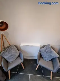 The Den - A modern, quirky, self contained unit - Image 5