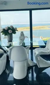 Villa l'hermine Vue mer exceptionnelle, prestation luxe contemporaine avec cinema et spa, borne voit électrique - Image 1